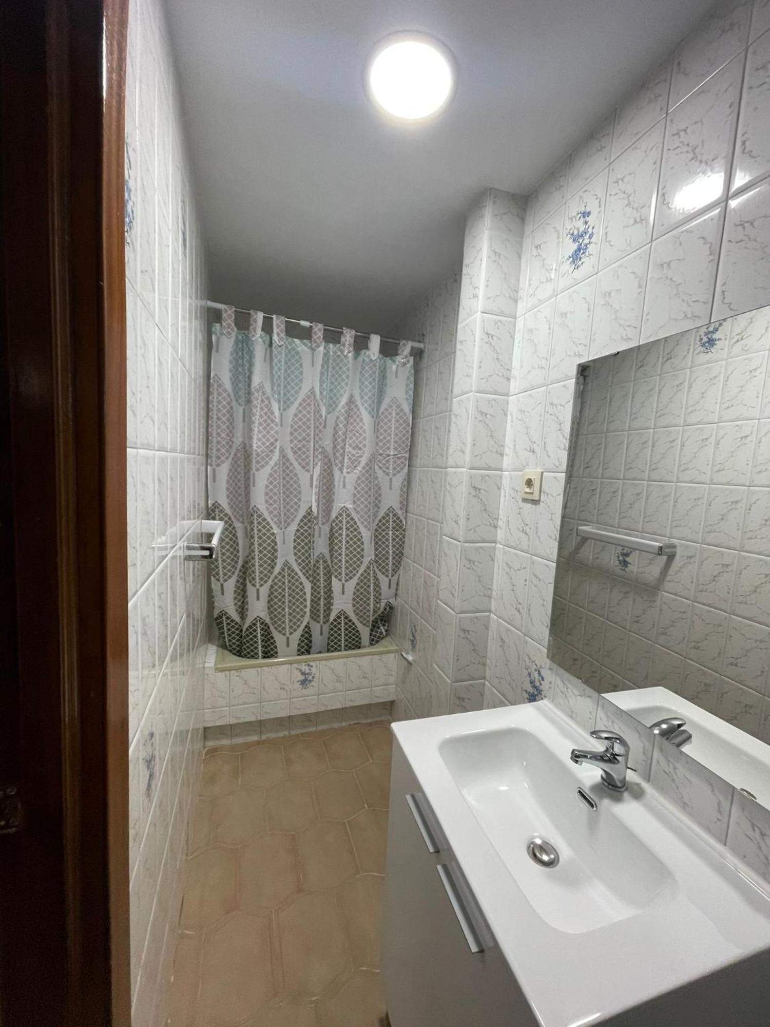 Apartamentos Leonor Баеза Екстериор снимка